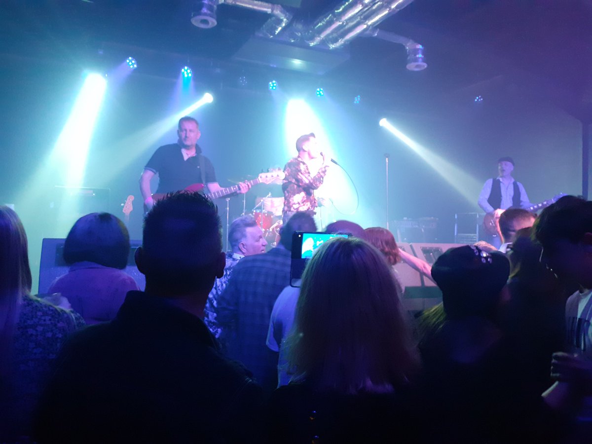 stevewba10's tweet photo. Got to say @thesmythsuk were brilliant tonight Nuneaton. Had an absolute blast with @ClareWitt20. Finally hanging round with the cool kids! On to the next one. https://t.co/C79cq4EM2Q