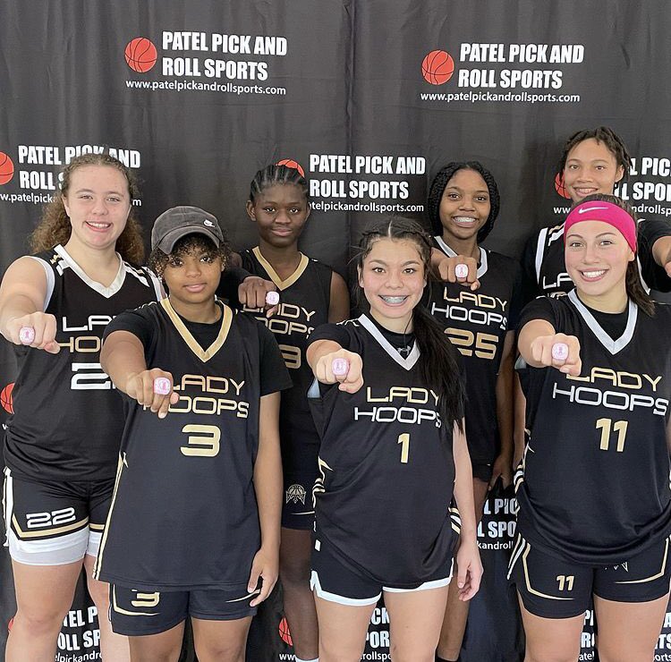 TyraSotelo_'s tweet photo. Last tournament with my Lady Hoops sisters before school ball starts...Varsity Division Champs! #HoopForHope  @SALadyHoops @BballBrennan https://t.co/1W3NNNjUE8
