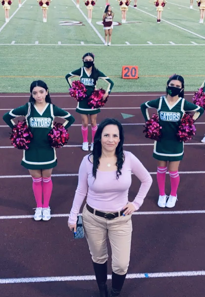 Lal_Math's tweet photo. Thank you so much Falcon Cheerleaders for sharing the field with us!🏈💛💚📣 #FridayNightLights @CheerLfhs @resaca_gators @ResacaAthletics https://t.co/lnqEXMhGIT