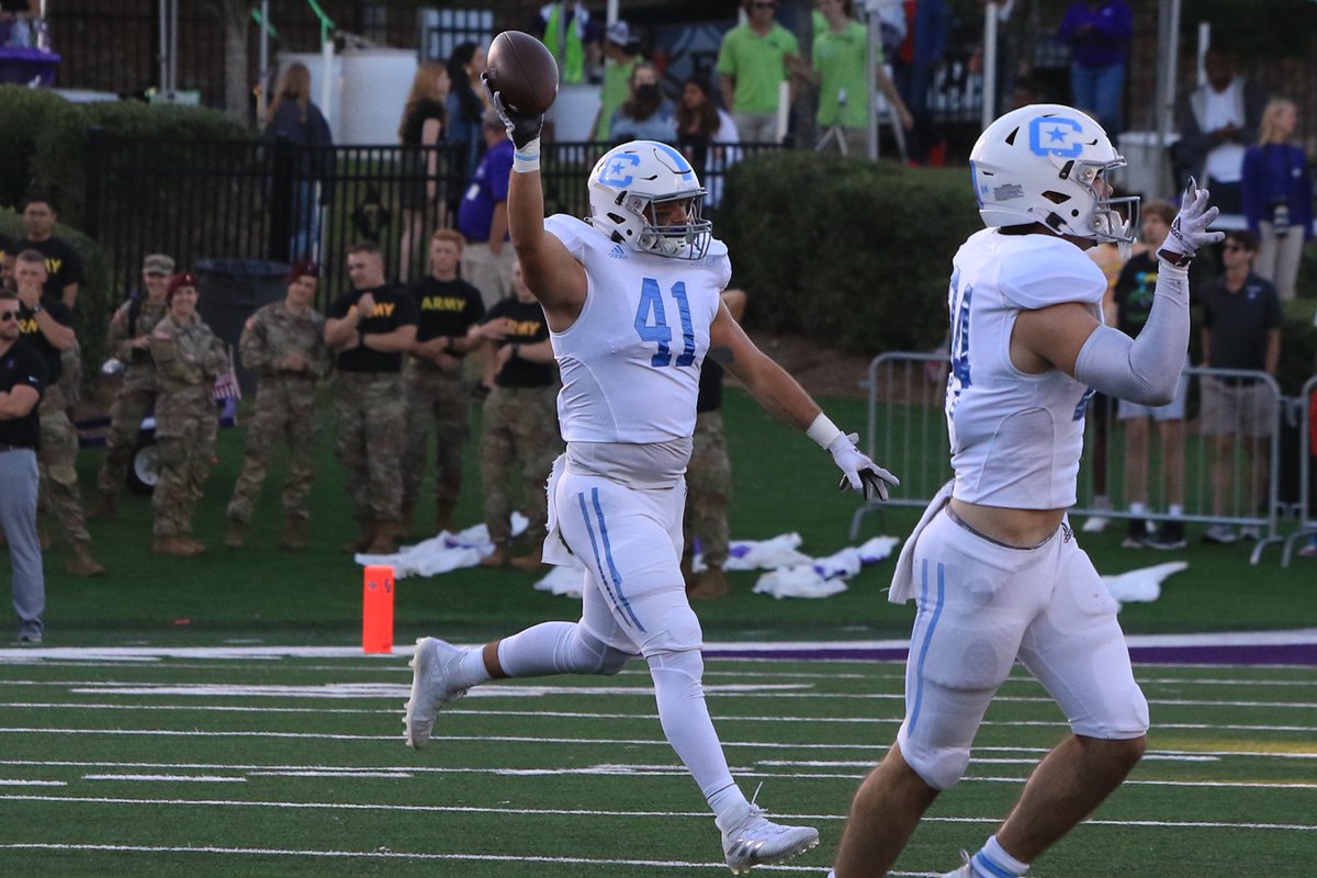 TURNOVER!!!

Defense forces 2nd turnover of the quarter. 

#FireThoseCannons