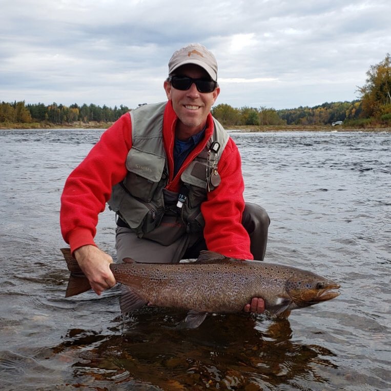 The perfect way to close out the 2021 salmon fishing on the Miramichi River, hooking and releasing this beauty Atlantic salmon. #flyfishing #miramichi #blessed
