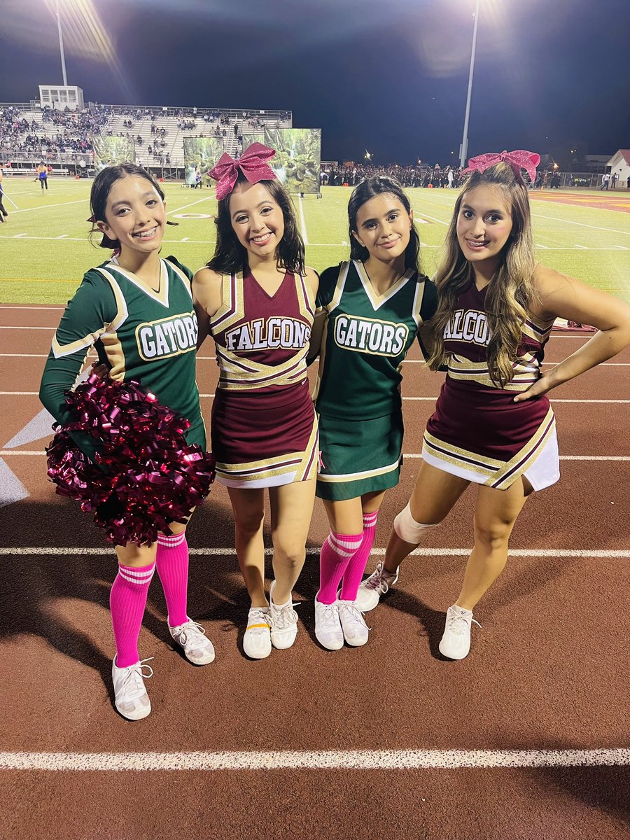 Lal_Math's tweet photo. I can do it because I learned from the best! #cheersister #FridayNightLights 🏈💛💚📣@avabarreraa @CheerLfhs @resaca_gators @ResacaAthletics https://t.co/WuuBeadxgw