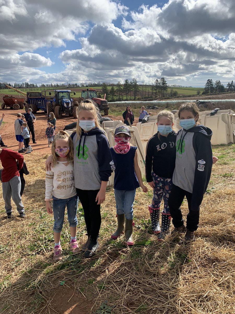 jsheareeves's tweet photo. Iβve been waiting a long time for this dayβ¦ Bellaβs first 4-H event with the Freetown Harmony 4-H club. It was awesome! #agawareness #farmtour #beachsweep #seaglassart @4H_PEI @4HCanada #learntodobydoing π https://t.co/Wy9v4Qr1E5