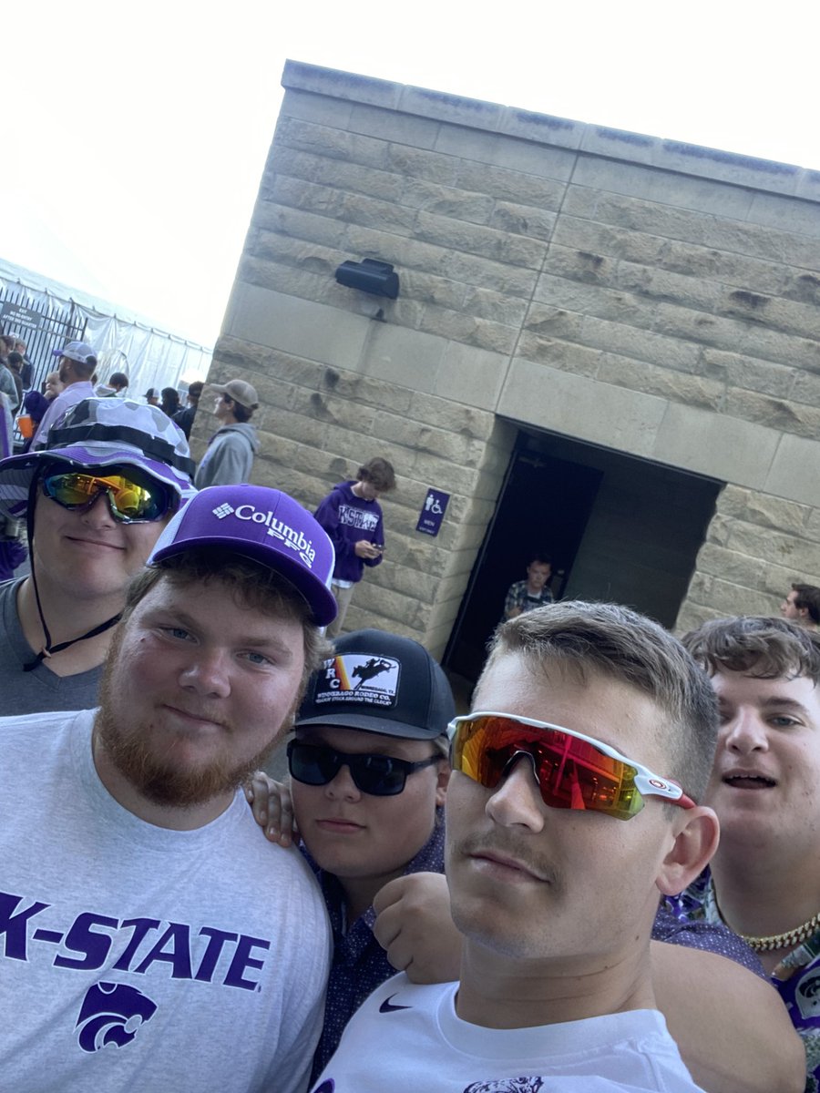 #kstatefb    cats by 90