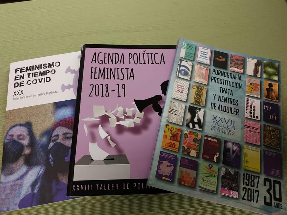 SLG_labregxs's tweet photo. Isabel Vilalba reivindicou situar #AVidaNoCentro no XXXI Taller Fórum de Política Feminista en Valladolid. O vídeo da súa intervención estará dispoñíbel na canle de YouTube do Fórum. #SenLabregasNonHaiRevolución #AsLabregasAlimentamosOsNososPobos #Feminismoparaconstruir https://t.co/twOuYGp1Z2