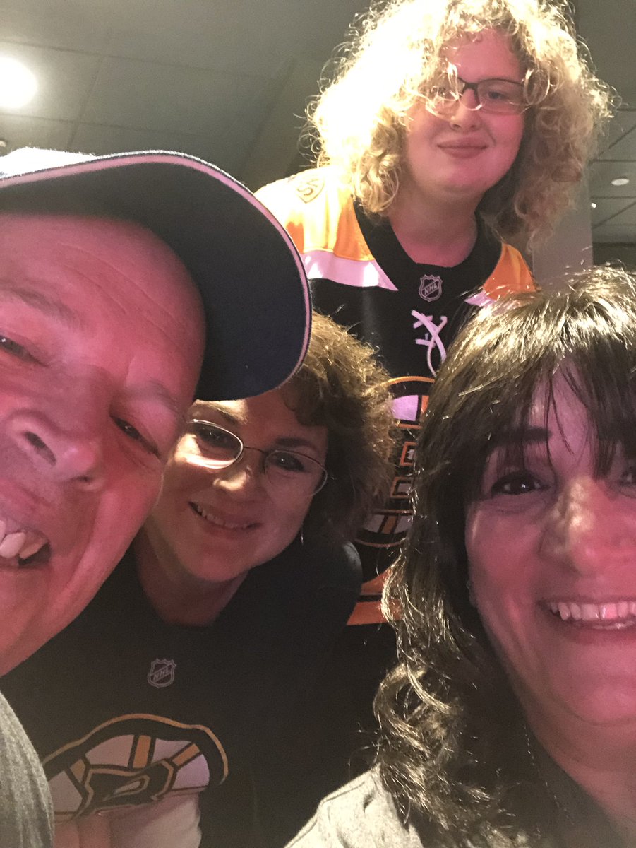 CarmGeer's tweet photo. Happy Birthday to this guy. Cheering on the Bruins to celebrate!! #bruins #GoBruins #happybirthdaymike https://t.co/E82v677cqK