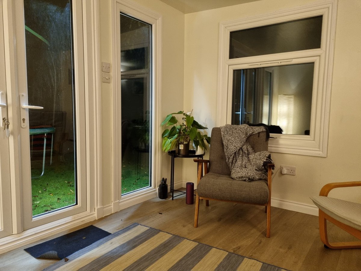 Dans la maison d'ete ecoute de Stereolab 😄