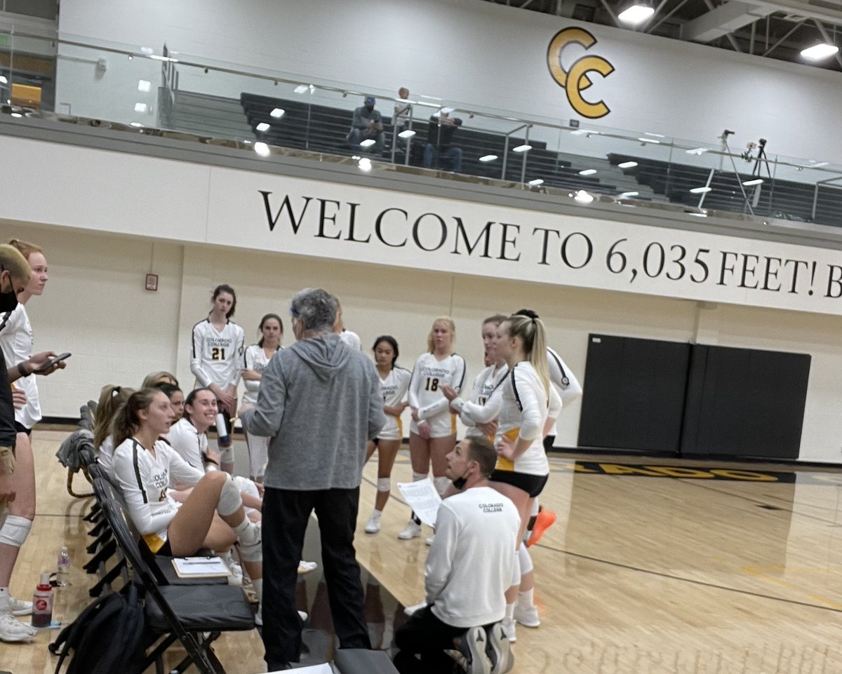 lirvine27's tweet photo. Front row seats is always electric with this #7 team #CCTigerVolleyball getting it done in game 1 of a doubleheader #sofuntowatch @CCTigers @SCAC_Sports https://t.co/ukmeDzWzlx