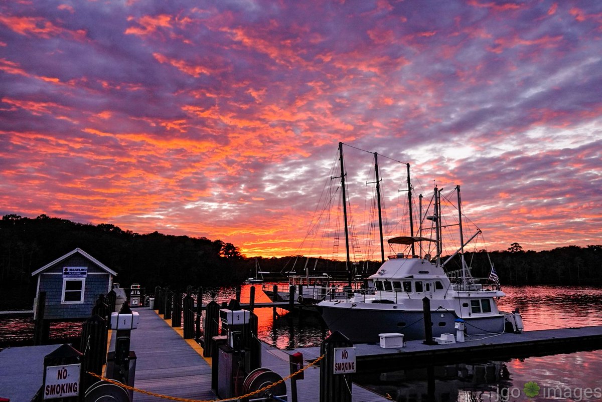 Tonight's sunset over the Emma Todd 😍 
<a href="/EdPiotrowski/">Ed Piotrowski</a> <a href="/JimCantore/">Jim Cantore</a> <a href="/DLavenderShine/">Lavender Sunshine 💜</a> <a href="/BestSunsetPhoto/">📷Вⷡeͤs͛ᴛⷮS͛uͧns͛eͤᴛⷮ Рⷬhͪoͦᴛⷮoͦ🌇</a> <a href="/Discover_SC/">South Carolina</a> <a href="/RealSaltLife/">Salt Life</a> <a href="/PQuinnimages/">Paul Quinn Photography</a> <a href="/sunset_wx/">Sunset Weather</a> <a href="/TreyPaulTV/">Trey Paul</a> <a href="/LCWxDave/">Dave Williams</a> @Meghan_WBTW @Tonystormwx <a href="/StormHour/">#StormHour</a> <a href="/MichaelCoonan8/">Michael Coonan</a> <a href="/MasonAMichellle/">Michelle Ann Mason</a> <a href="/TommyCPhotogra3/">Tommy Cooke</a>