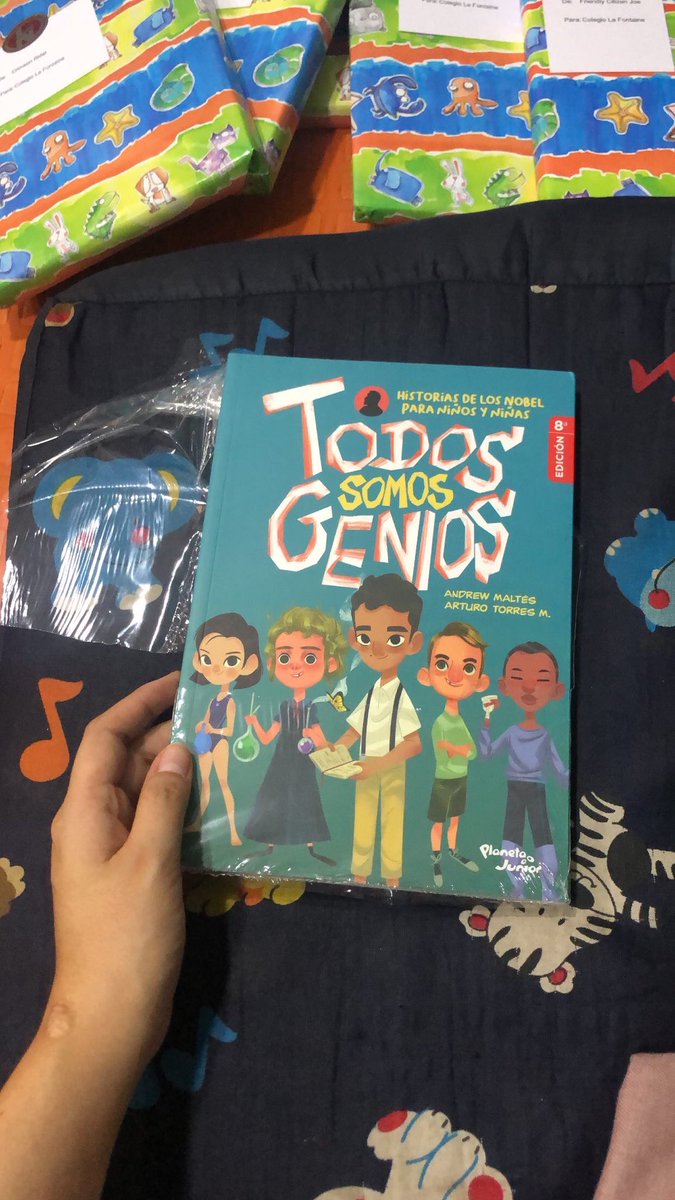 I visited the school <a href="/lafontainecali/">Colegio La Fontaine</a> met with the amazing English teacher <a href="/lilibeydy/">Lilibeydy Manrique</a> it’s inspiring to see all the hard work she’s doing to build this school for children in Siloé😍

I want to get her into NFTs, what do you think??