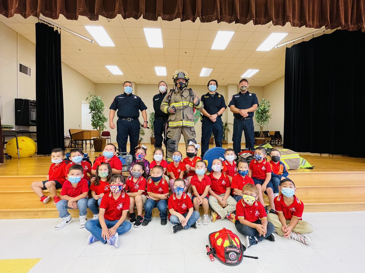 MarkMarquez777's tweet photo. From Principal to Fireman 👨🚒 Creating awareness with our local fire department! #PullamStrong https://t.co/0MCppbiKbL
