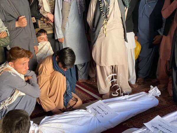 KarishmaBehman's tweet photo. #برای_صلح_متحد_شوید
ما را به جرم مسلمان بودن میکشند
🇦🇫💔
@hrw @hrw_fa
#Afghanistan
#keepussave https://t.co/zL2n00NdTx