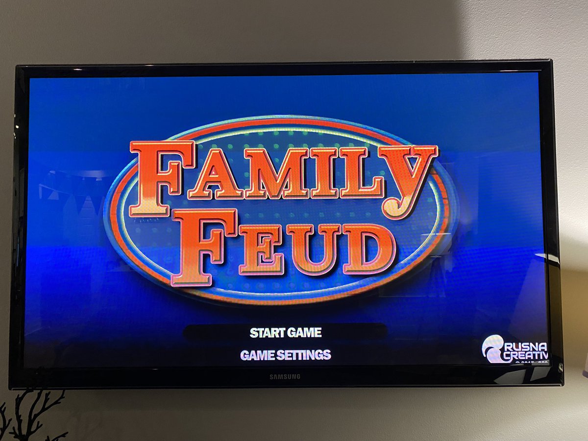 JasonRobotham's tweet image. As the man himself would say “It’s showtime!”  #KeatonSeason week 2 is a wrap and while Family Feud was challenging, our knowledge and appreciation of @MichaelKeaton grows with each contest @BretRock devises.  On to next week and as always, the invite to @MichaelKeaton is open.