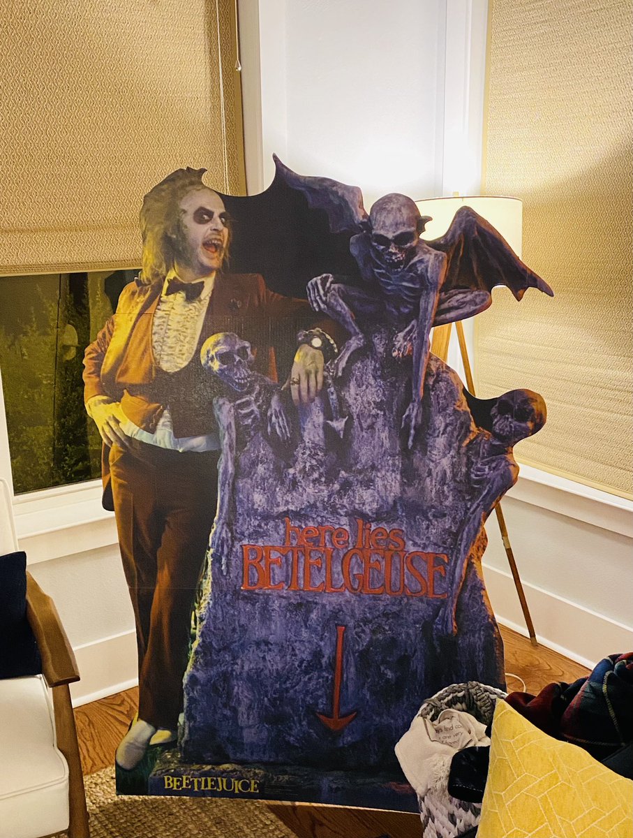 JasonRobotham's tweet image. As the man himself would say “It’s showtime!”  #KeatonSeason week 2 is a wrap and while Family Feud was challenging, our knowledge and appreciation of @MichaelKeaton grows with each contest @BretRock devises.  On to next week and as always, the invite to @MichaelKeaton is open.