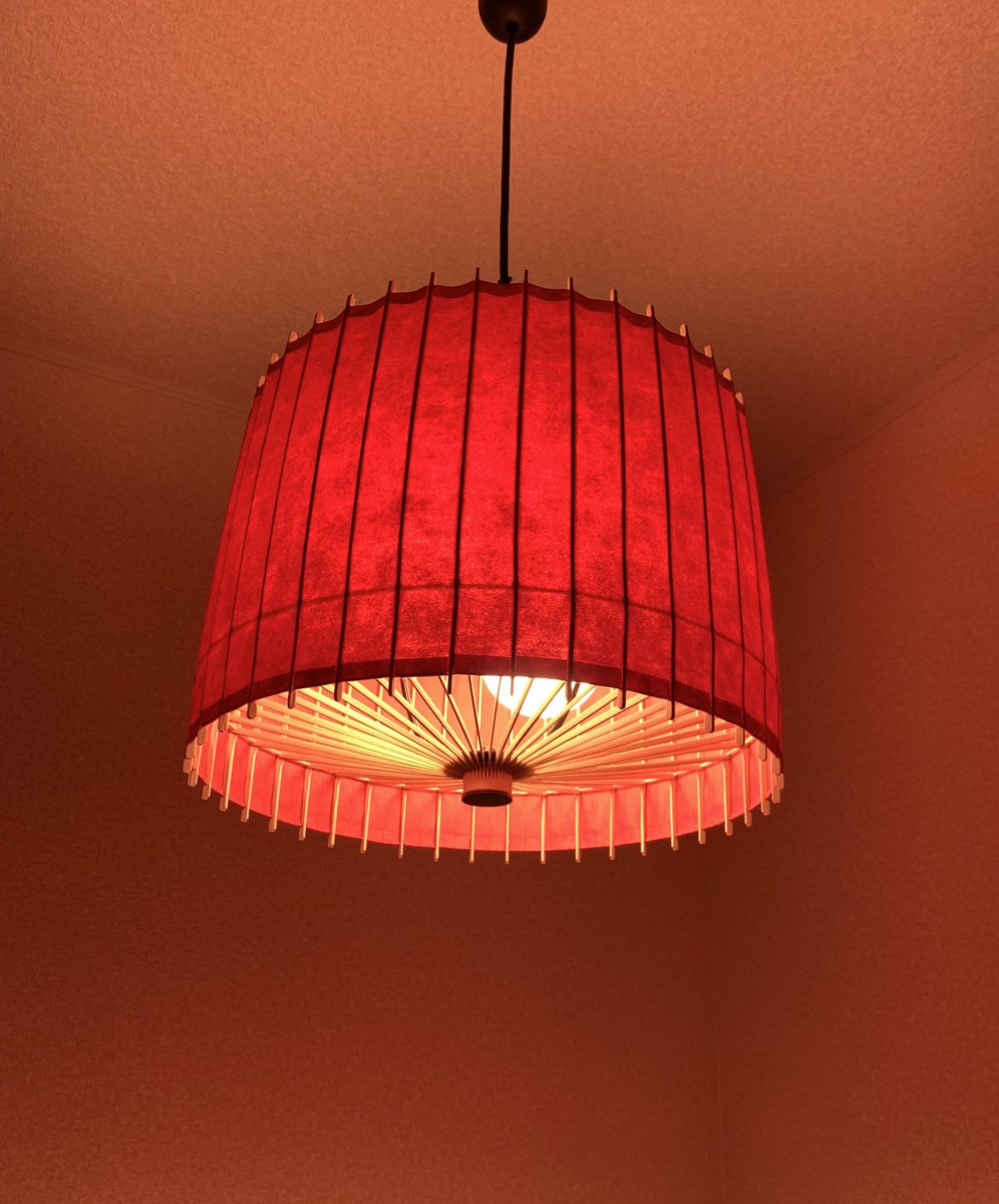 階段のライト新しくした〜!

ん?これ何処かで…… 