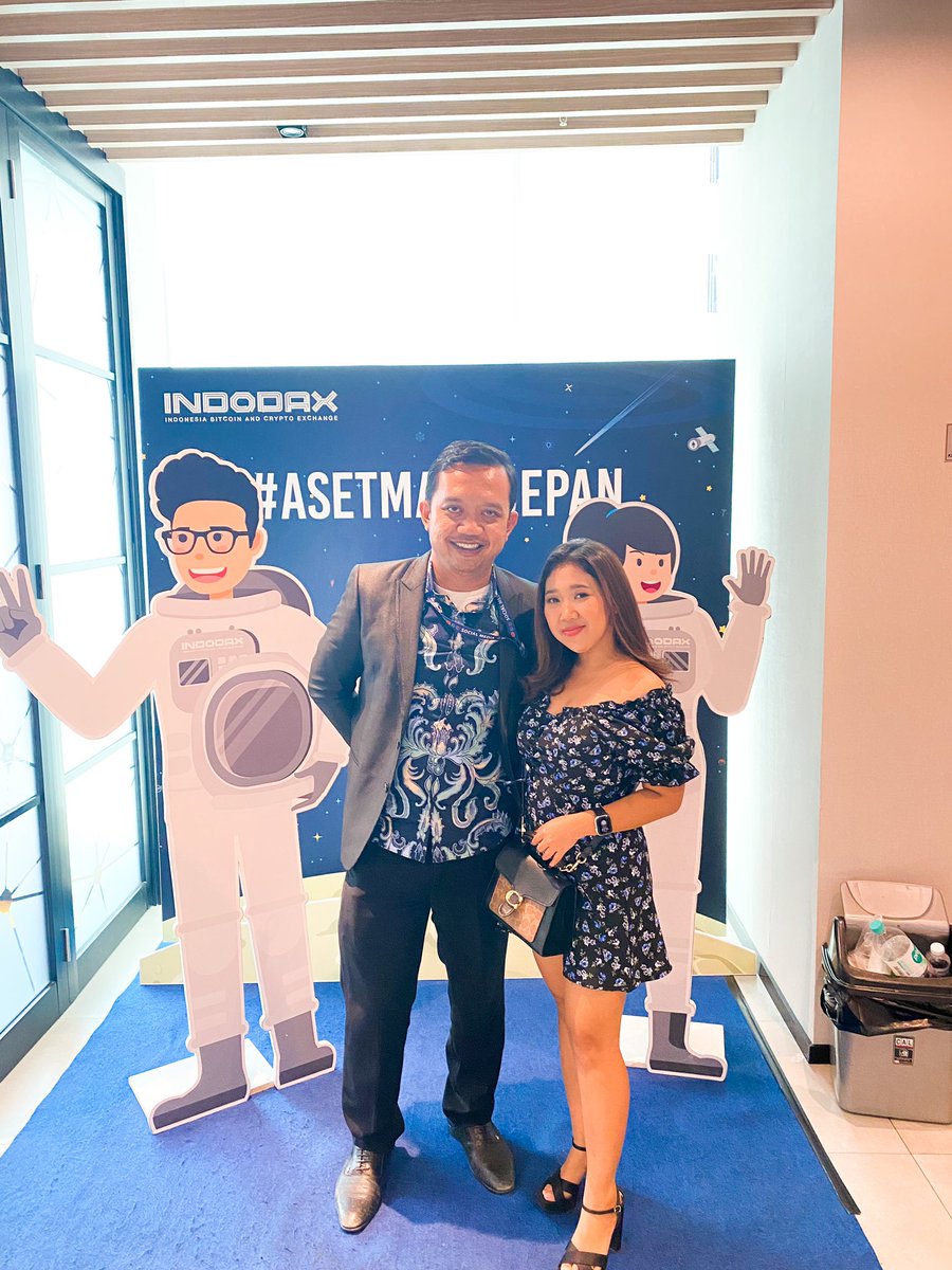 kikysaputrii's tweet photo. Guys, Terimakasih banyak untuk semua support dan doanya.
Alhamdulillah aku sangat dibantu dengan baik oleh pihak @BankBCA @HaloBCA @indodax dan @ptkbi_persero untuk bertemu dengan pihak yang aku salah transfer dan akhirnya uangku bisa kembali. 

AKU SAYANG @BankBCA ♥️♥️ https://t.co/JL0eAXt9Mh