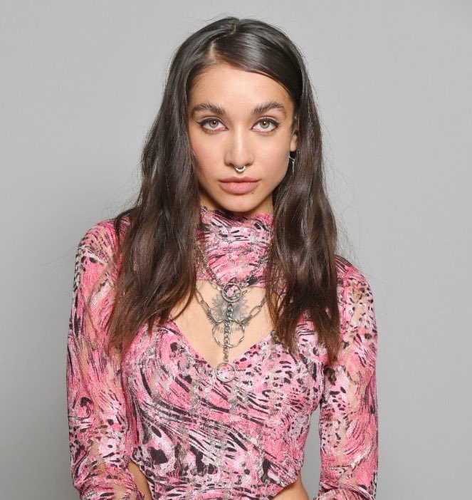PalomaMamiStats's tweet photo. Paloma Mami menciona que está feliz de compartir la nominación en la misma categoría de los Latin Grammys junto a Maria Becerra: "Es cool saber que somos de Chile y Argentina." https://t.co/VISaW2Ppbu