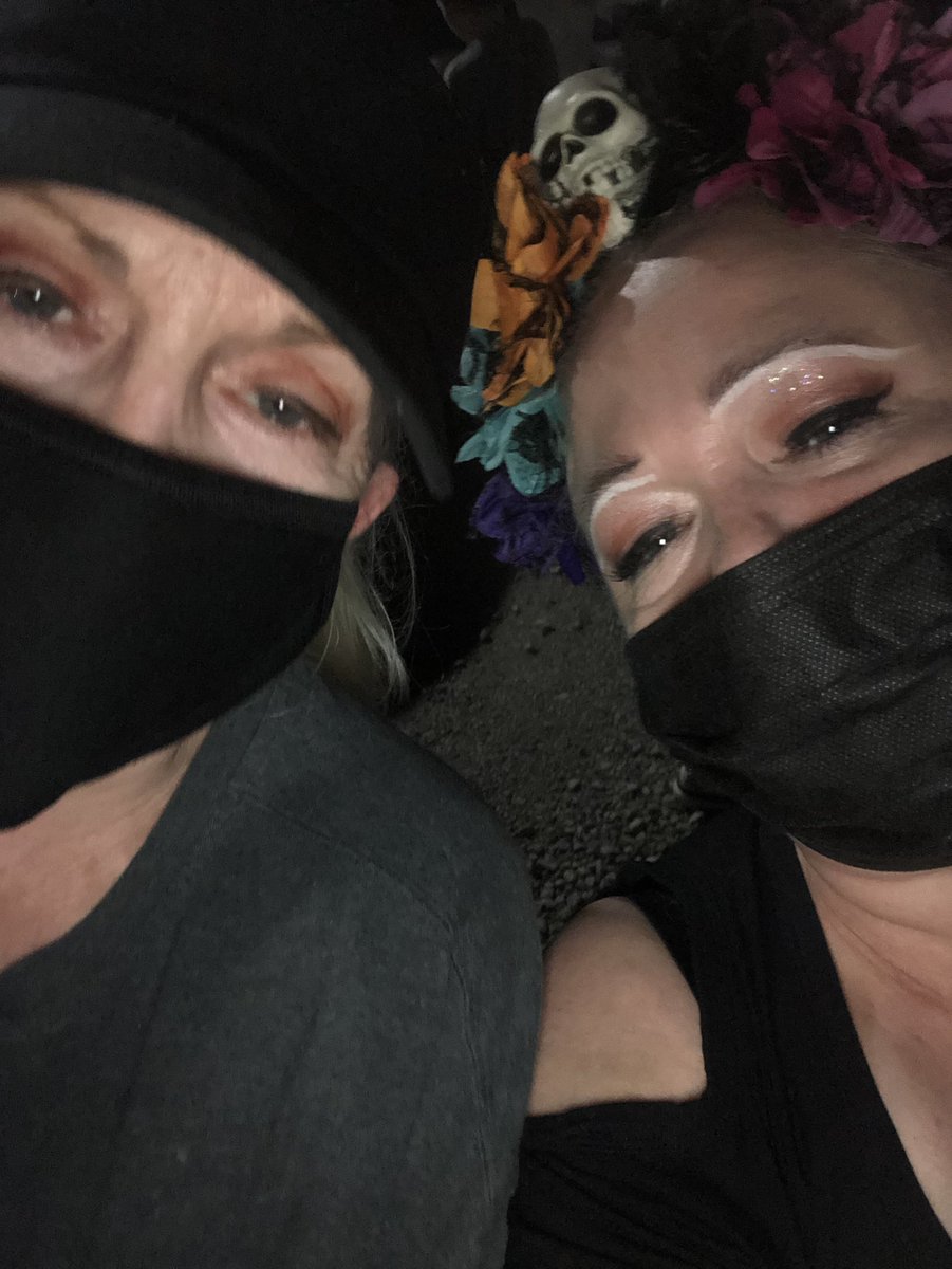 MelanieWalker's tweet photo. Went to @FearOnTheFarmWV with mom last night. That place is incredible. We screamed our faces off lol https://t.co/PgKPL4ROOE