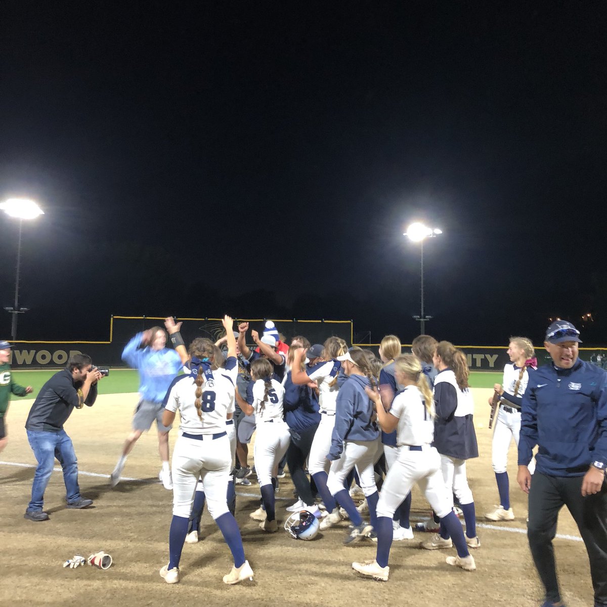 jennyhoshaw's tweet photo. District Champs!!! @FHCSpartanSB @FHCAD https://t.co/Ch9LA99rVQ