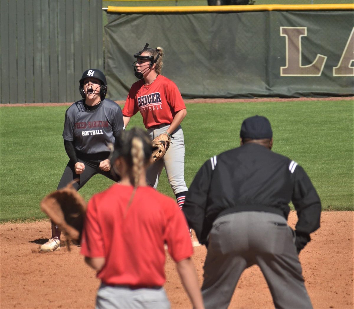 How we feel about 2 dubs today 🤩🤩🤩 Varsity got the win 5-4 in ITB &amp; JV won 5-1!! 

We will be back in action next Thursday at home against Lane College. We’d love for you to join us for our last games of the fall!!