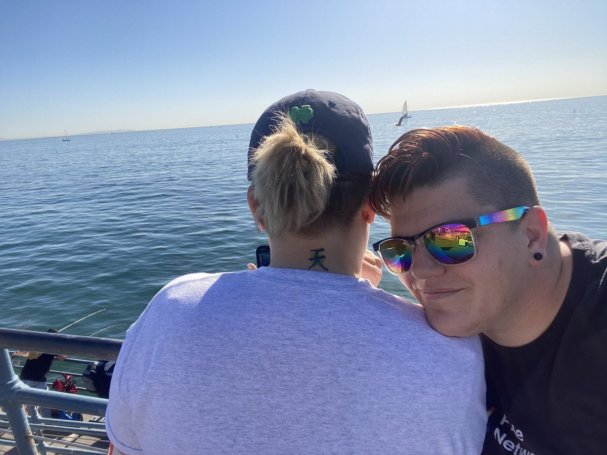 Asand101423's tweet photo. I am definitely a Midwest girl but idk….. one could get use to the sun and sand. Also, WE MADE IT TO THE END 😜 #HelloCali #LA #Route66 #RoadTrip https://t.co/eBQcFA3TLk