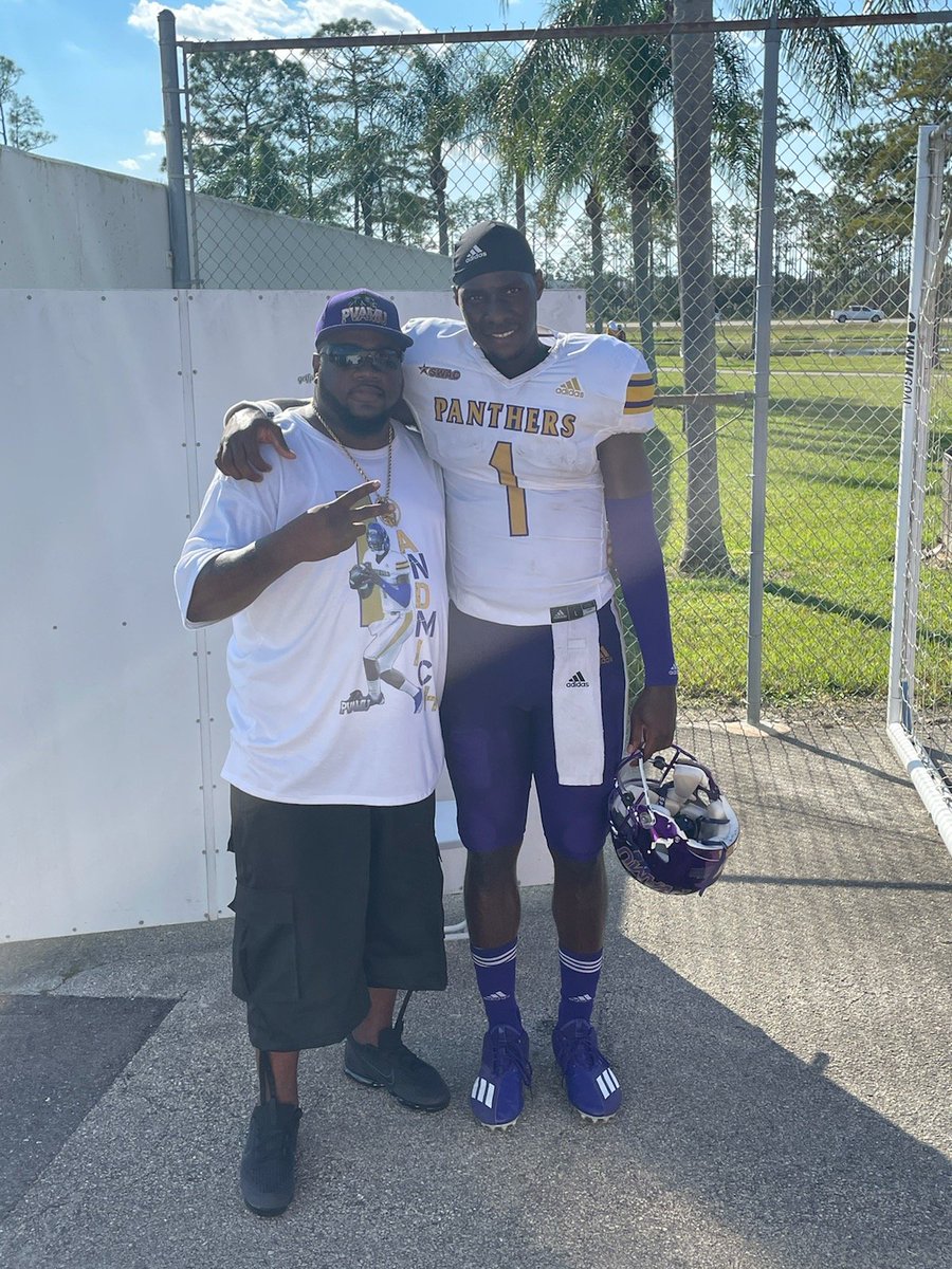 mauricepass100's tweet photo. 1,534 yards.. 11 TDs.. 5-1 God is good ..290 yds today 3 TDs Let's go Puma!!! https://t.co/qhlWqw2LPY