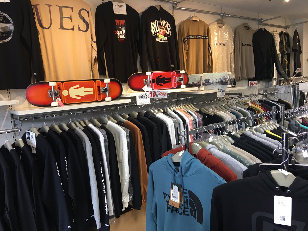 v_young_v's tweet photo. 寒くなりましたね‼️秋物新作商品が多数入荷してます‼️ぜひご来店下さい‼️#newera #ニューエラ  #reversal #リバーサル #leflah #レフラー  #mobstyles #モブスタイルス #doublesteal  #ダブルスティール https://t.co/CY1ZftCqyU