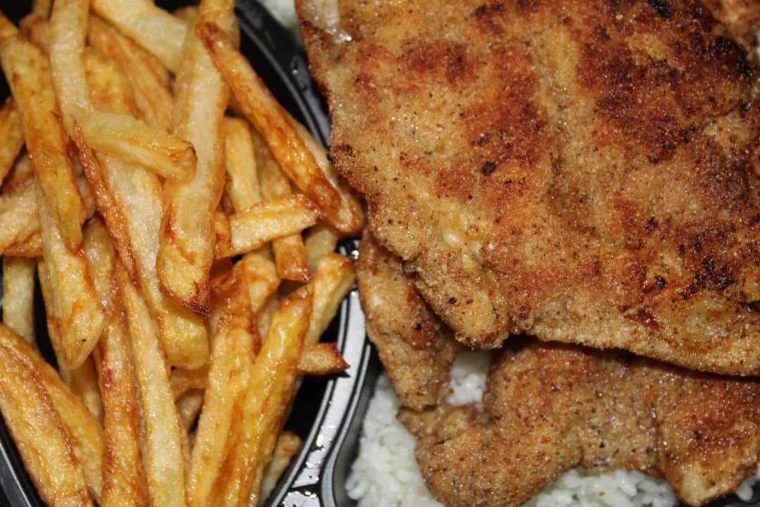 Lasdosd1's tweet photo. ¿Con qué más acompañas una milanesa empanizada?
#almuerzos https://t.co/76kMRLmVfA