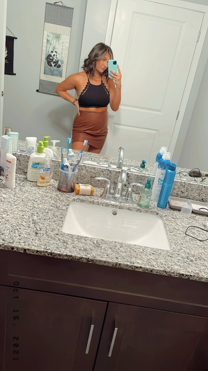 AmberDupree3's tweet photo. 1 week postpartum feeling gooooooood 😛 https://t.co/Csicu2wvWJ