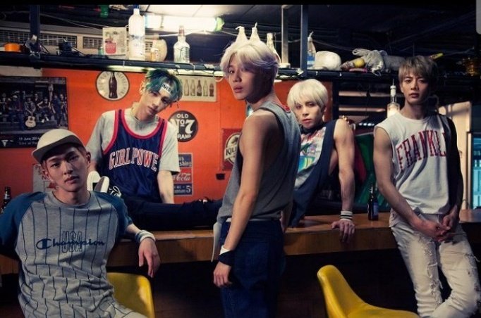 Sstph3's tweet photo. @PopCentralONYFM VOTE FOR SHINee https://t.co/jrL6tivm86