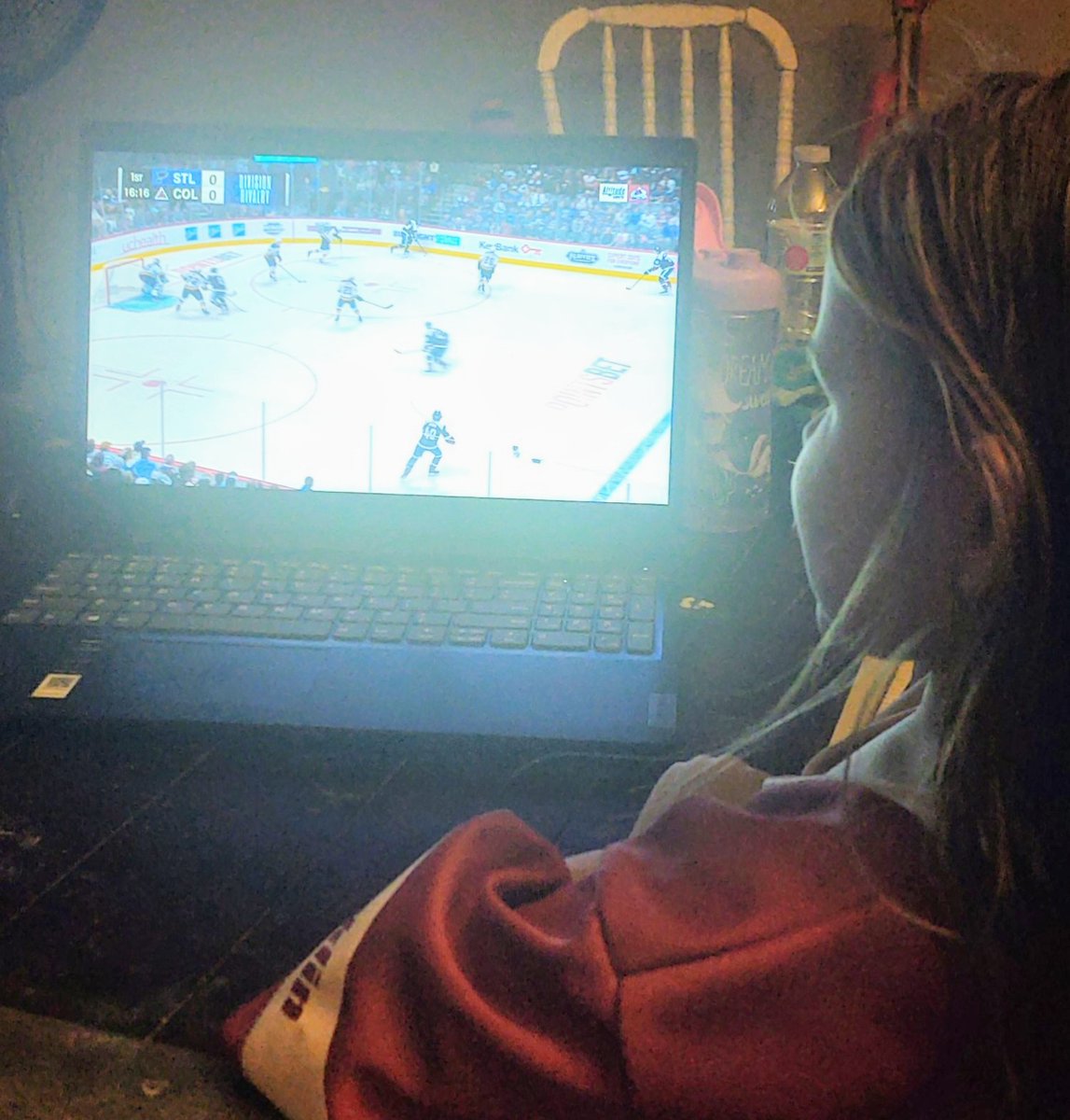 ThunderrrGrowl's tweet photo. #Kinnon cheering for her boys. #GoAvsGo !! https://t.co/bFkOci3oVU