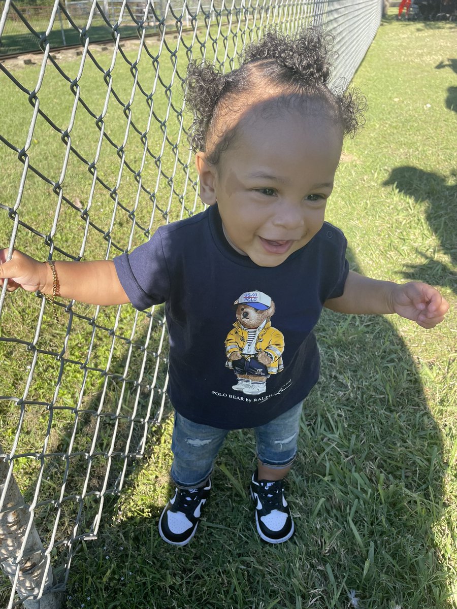 prettypoomp's tweet photo. Son son๐๐ #pumpkinpatch2021 https://t.co/w4zTAoYeHA