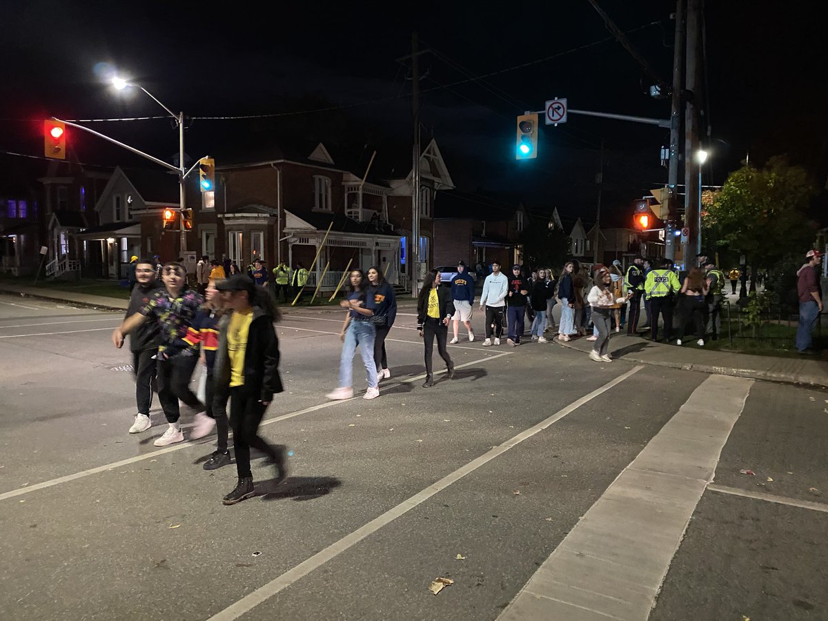 Relatively quiet in the University District between 8:30-9:30 pm. Noticeable police presence at most intersections in the district. Fair level of student foot traffic no large gatherings. <a href="/CKWS_TV/">Global Kingston</a>  #ygk