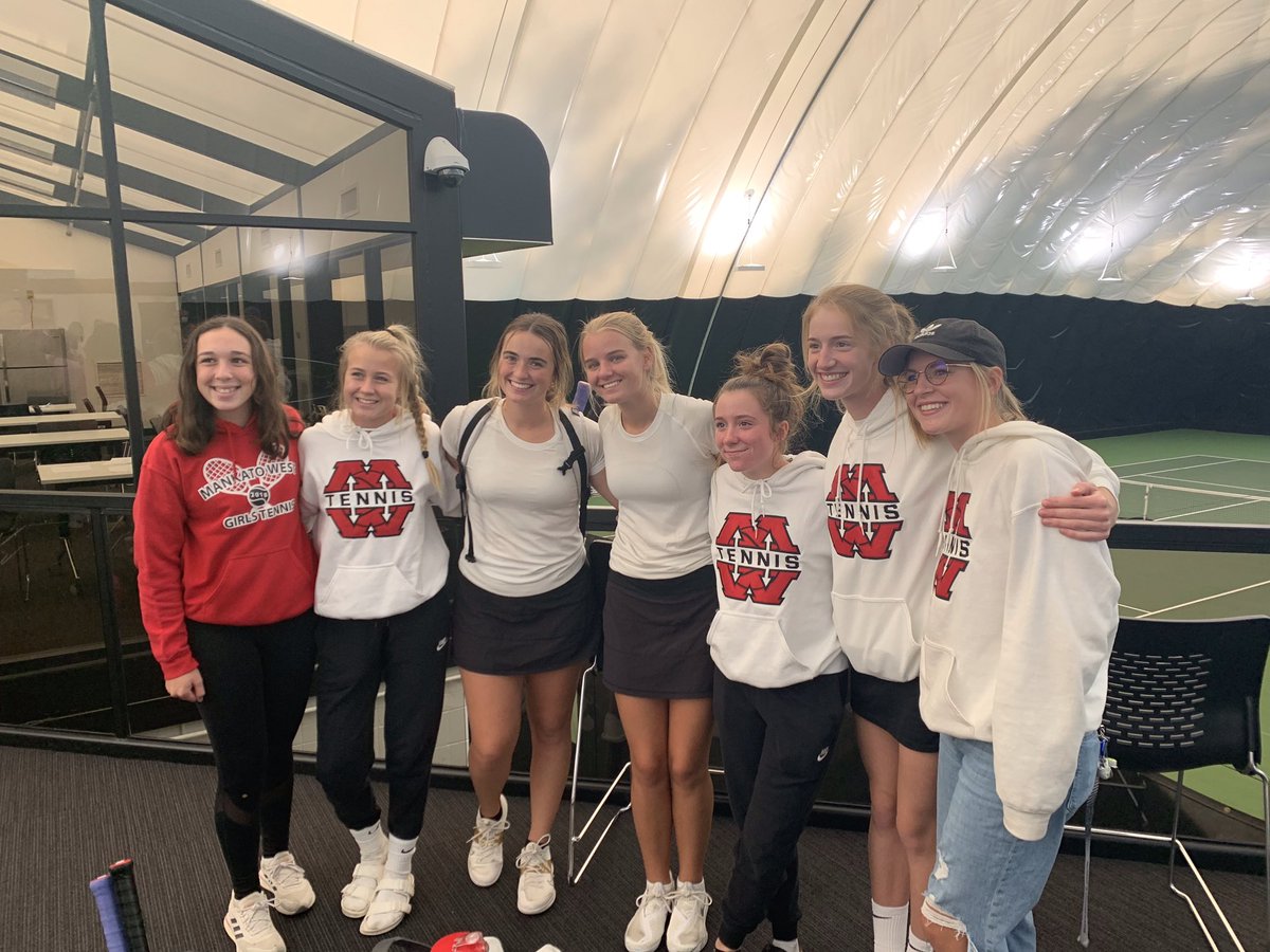 GirlsMw's tweet photo. Busy day for these girls at individual sections today. Mariana was 1-1 in the singles draw, and McKenna&amp;Lily were 1-1 in doubles! Lauryn and Payton were 3-0 in doubles and advance to Monday’s section semis vs Minnetonka!🎾🎾🎾 https://t.co/W1NwS4UIZJ