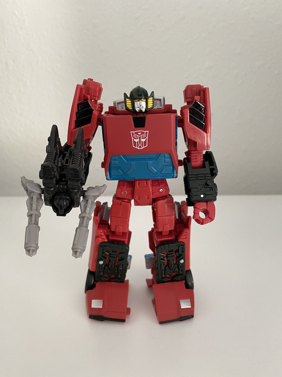 mrlumptastic's tweet photo. 289! Spinout! With an alternate Spoilsport! I know it’s more accurate to Diaclone, but I wish these guys had new heads. Otherwise they’re still fun. I love this transformation. #365Transformers #Diaclone #Diacloneweek #GenerationsSelects #Earthrise https://t.co/6SSKSWsMTn