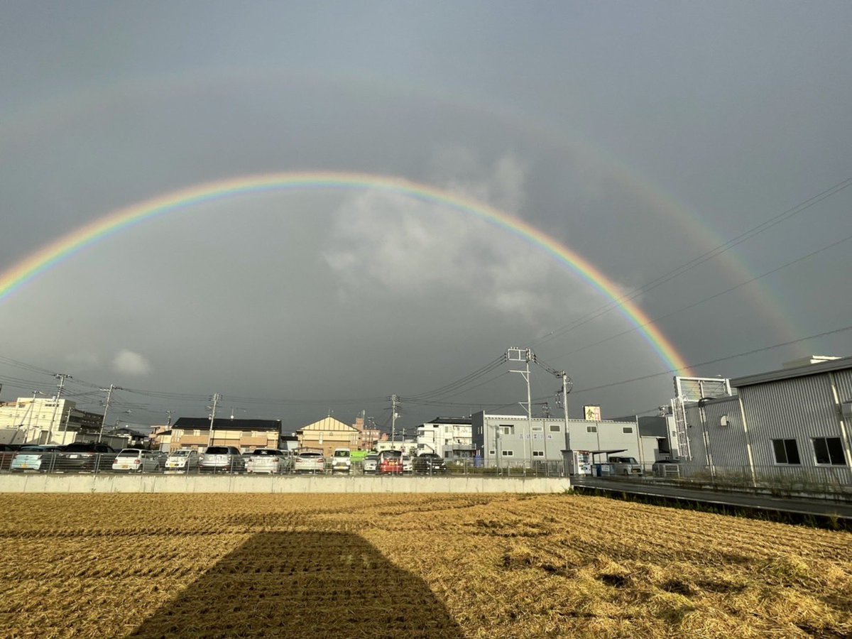 Ta_99ku's tweet photo. 昨日夕方
こんなのも見れました。
初めて見たけど
本物はもっとキレイでした。 https://t.co/aCtZO0vXko
