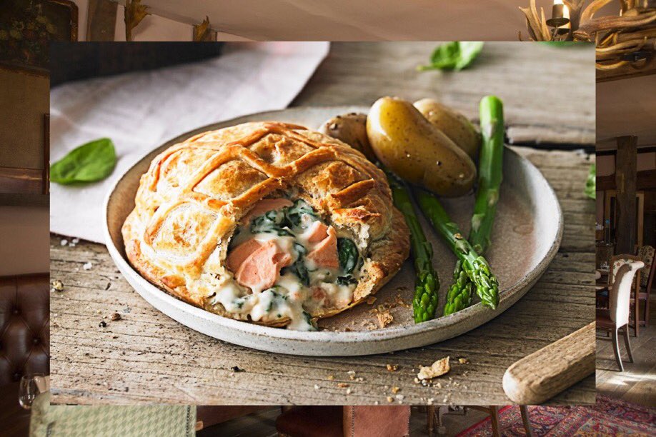 jerry_tuxedo's tweet photo. Anyone like to try some delicious #pintsandpies on offer ??? 
It is the #TheRuffRiderz after pawty after all and @MrWuggums is having a well earned rest in bed 🛌 https://t.co/cJ4poqoLFd