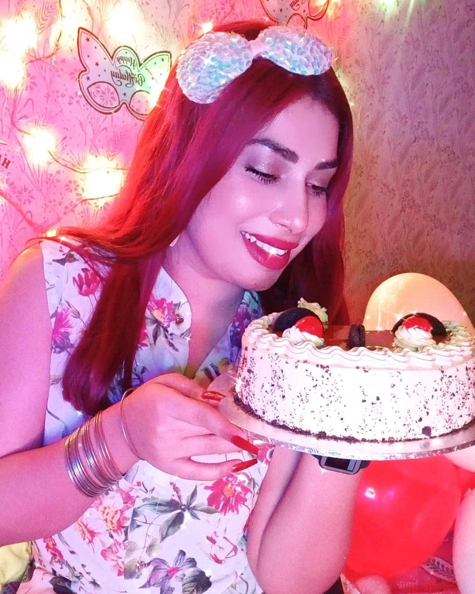 hussynofficial's tweet photo. Very happy birthday to me princes ❤️❤️ https://t.co/apT4RvQ1al