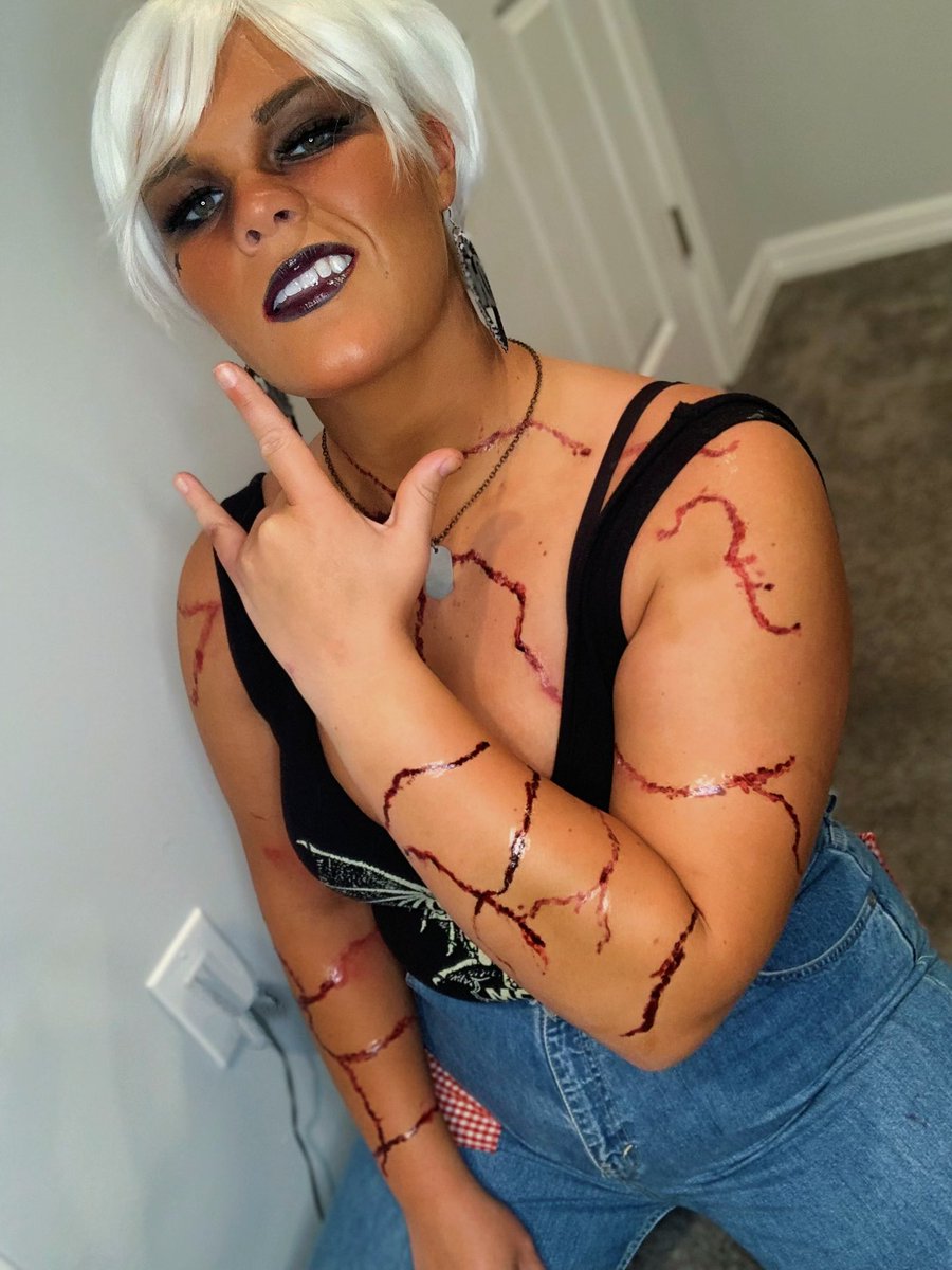 OOUCH_charlie's tweet image. 💀❌About to toy with your emotions - you’re about to cry me an ocean❌💀🎤

Will I ever stop cosplaying @pankdabbles OCs? Nope! Give a big Oki to the punk rock Siren, Dahlia #cosplay #nonbinary #nonbinarycosplayer #OC