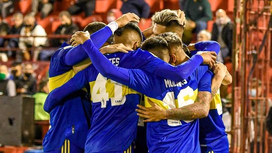 ElBosterodCuba's tweet photo. En un partido serio #BocaJrs💛💙 goleó ⚽(3x0) a #Huracan 🎈con tantos de Almendra,Vásquez y Rojo. Sin duda gran actuación del ataque con Pavón y Almendra de MVP y entonces #Boca asume el 3er lugar del torneo y #BocaVa 👀 y Va...... https://t.co/xynqUbGt9T