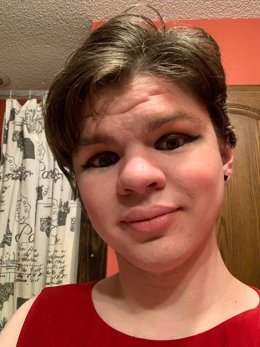 NooblesA's tweet photo. Hi everyone! I just did my eyeliner for the first time and I think it looks really good! It also gave me an idea for a drawing! Here it is https://t.co/jJMHKMH8oc