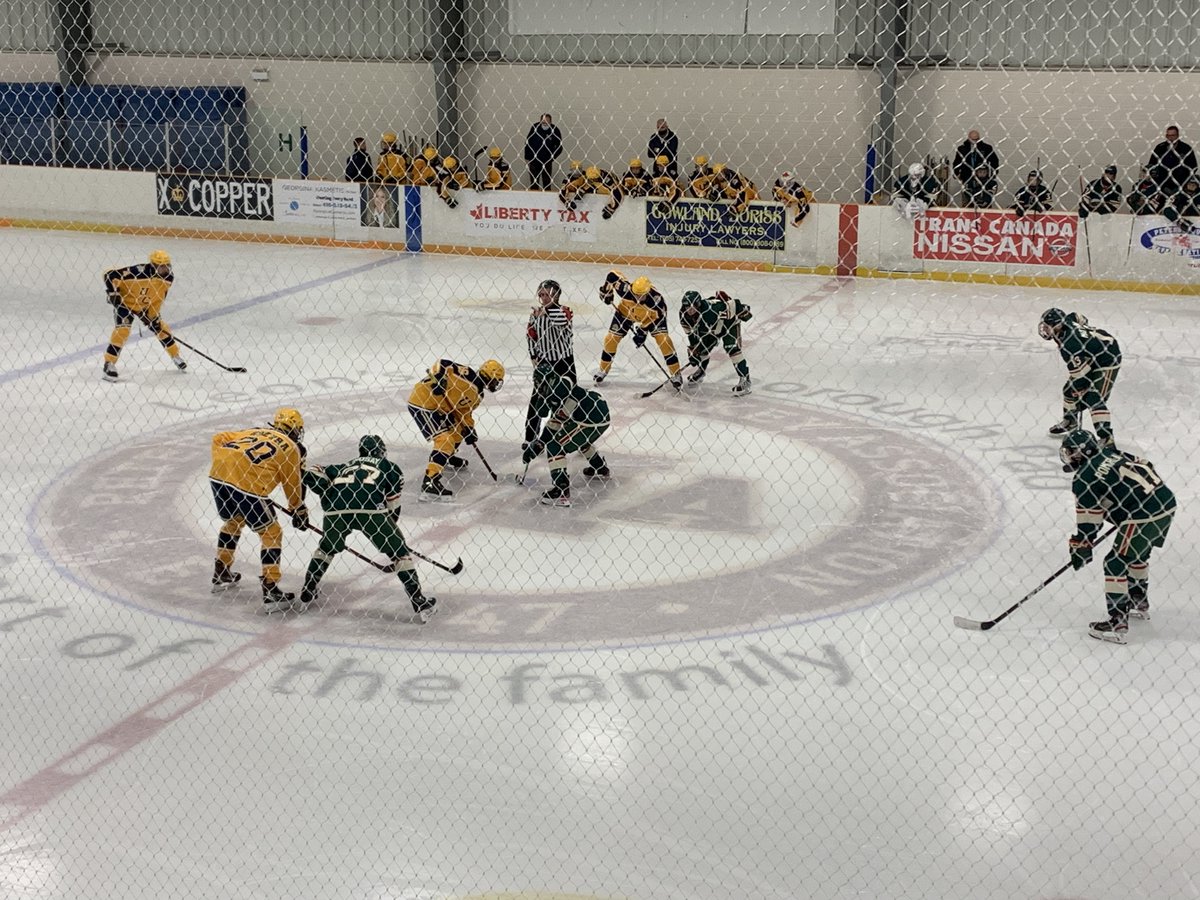 EO U15 10pm puck drop for the quarter final game against Cyclones!  Go WILD 🟢🔴