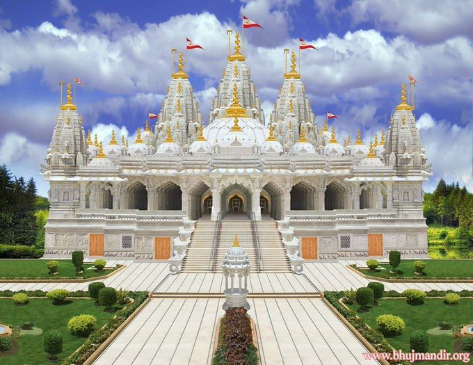VertigoWarrior's tweet photo. The mesmerizing Shri Swaminarayan Mandir at Bhuj... https://t.co/I3r7PNlzoy