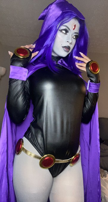 do yall like raven ? 💜 #TeenTitans #raven https://t.co/OahRwGZzBA<a href="/tag/teentitans"class="tags">#TeenTitans</a><a href="/tag/raven"class="tags">#raven</a>