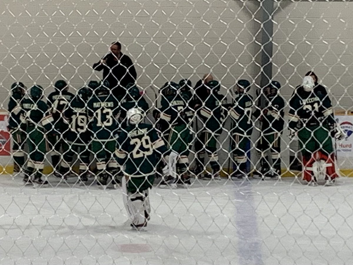 End of first period- 0-0
Lots of pressure from both sides 
LETS GO WILD 🟢🔴