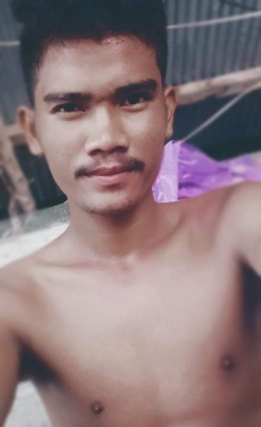 PheounL's tweet photo. ពិបាកចិត្តណាស់ខ្ញុំ https://t.co/DJ7h0oQfY0