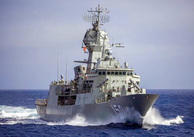 AusEmbPP's tweet photo. Excited to travel to #Sihanoukville to meet the @Australian_Navy frigate HMAS Anzac when she docks tomorrow. 1st visit by an 🇦🇺 Navy ship to 🇰🇭 in 5️⃣ years. She will be bringing 800kgs of #COVID19 related PPE with her, and conducting a virtual #WPS seminar while in Port. #IPE21 https://t.co/OMFhzPCT13