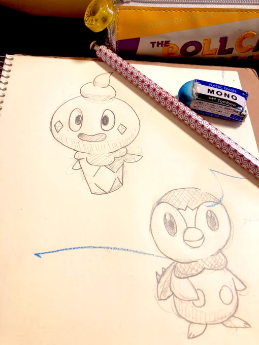何故か描き始めるとこちらに寄ってくるチビ達に絡まながら描いた落書き 