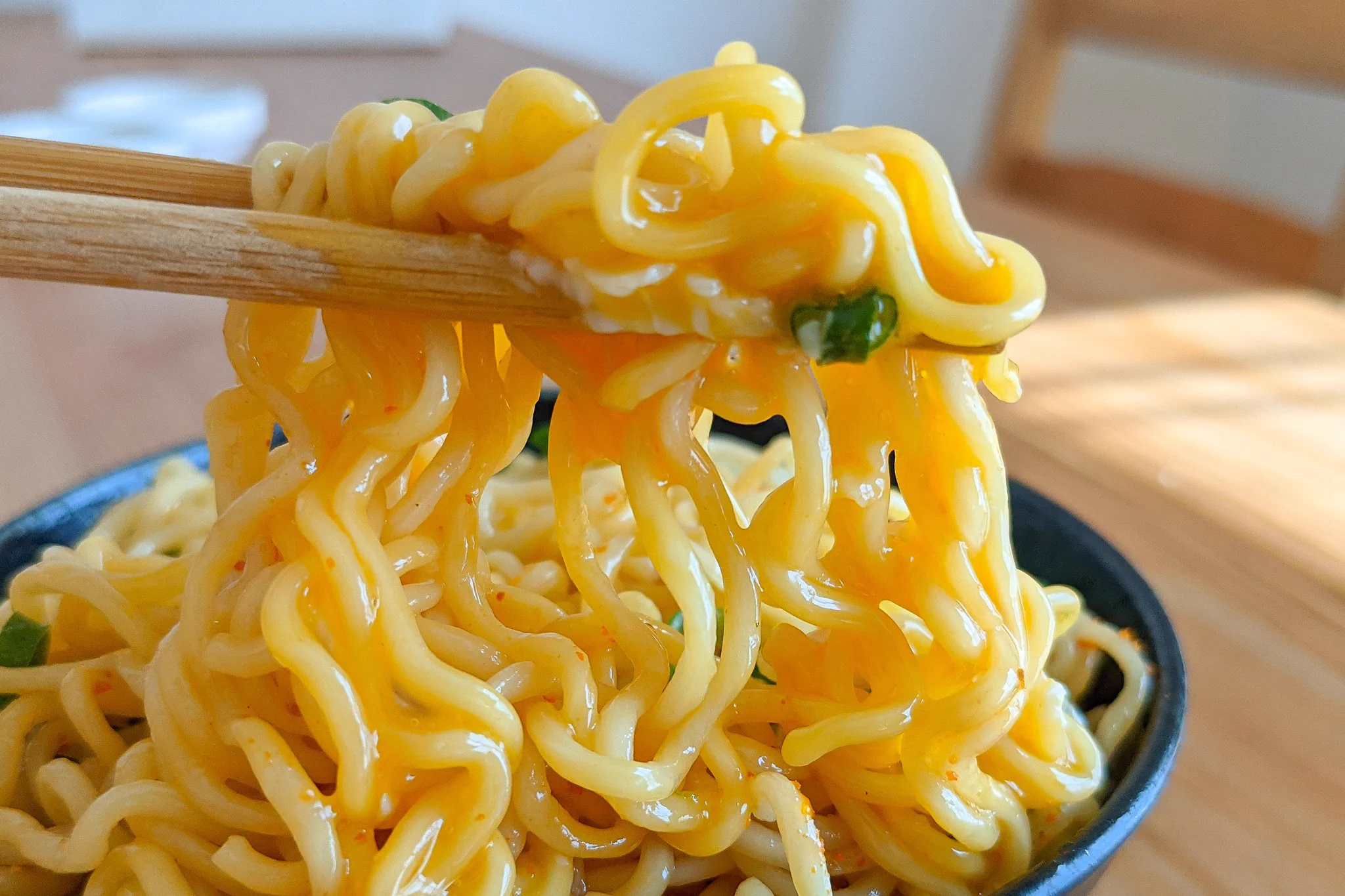 あの袋麺が油そば風に！「サッポロ一番みそラーメン」のアレンジレシピ！