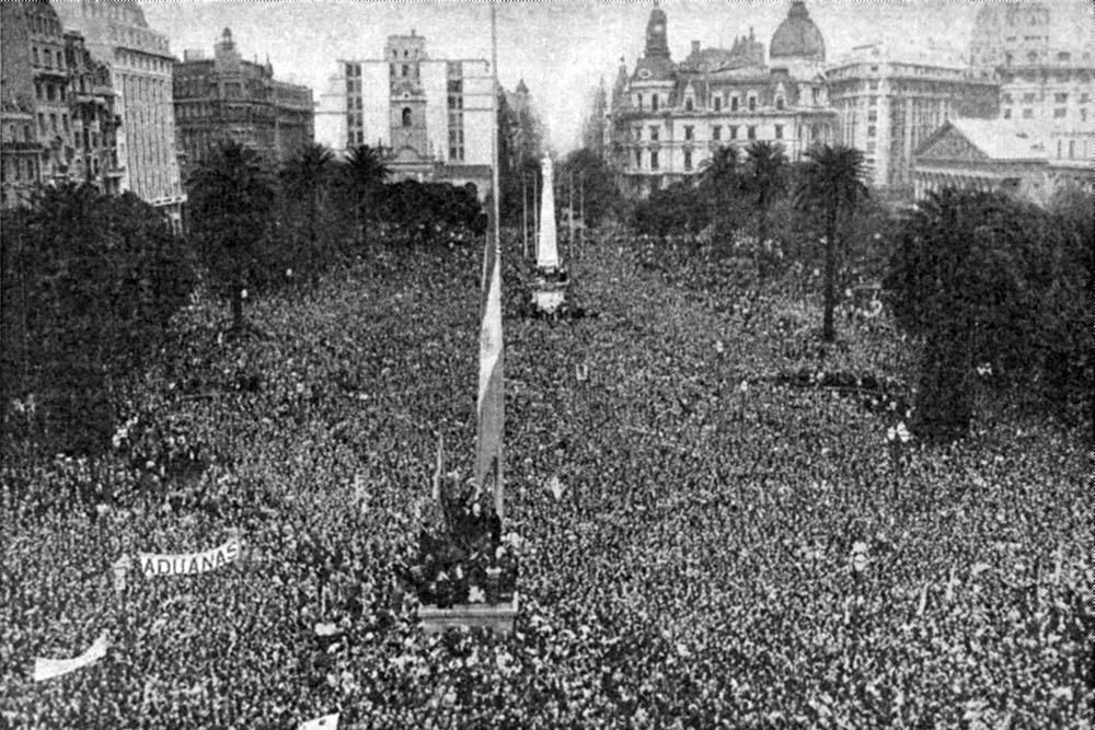 miguelisaok's tweet photo. DÍA DE LA LEALTAD✌️

Como militante, considero al #DiaDeLaLealtad como una de las conmemoraciones centrales del peronismo.🇦🇷
Nos une la solidaridad como un ideal y la fidelidad a una causa, que es la causa del Pueblo  (+) https://t.co/ZVTk6IILKC